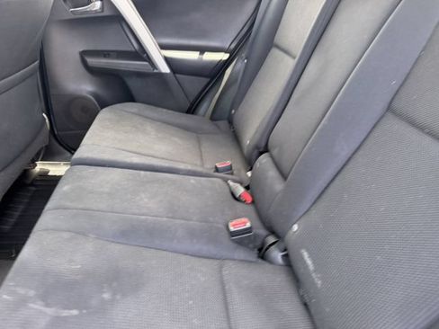 Used 2018 Toyota RAV4 XLE FWD image 19