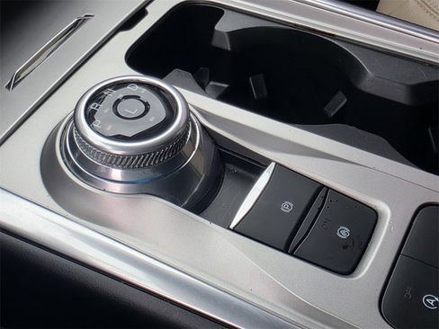 Used 2021 Ford Explorer XLT w/ Equipment Group 202A image 29