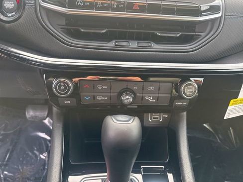 New 2026 Jeep Compass Latitude image 29