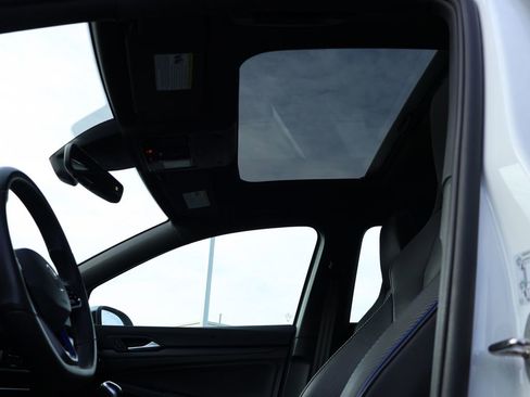 Certified 2024 Volkswagen Golf R image 43