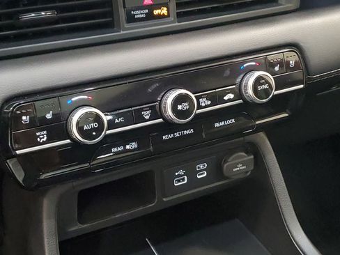 Used 2023 Honda Pilot Elite image 33