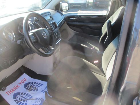 Used 2012 Dodge Grand Caravan SE image 12