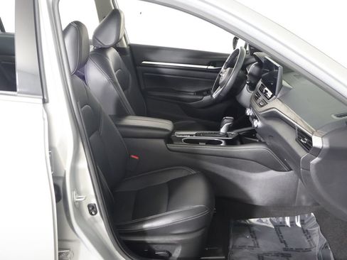 Used 2024 Nissan Altima 2.5 SL AWD/4WD image 28