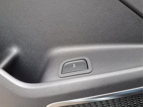 Used 2025 Buick Enclave Preferred w/ Power Package image 18