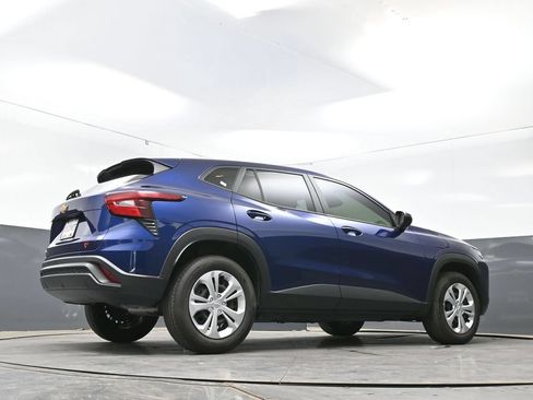 Used 2024 Chevrolet Trax LS FWD image 73