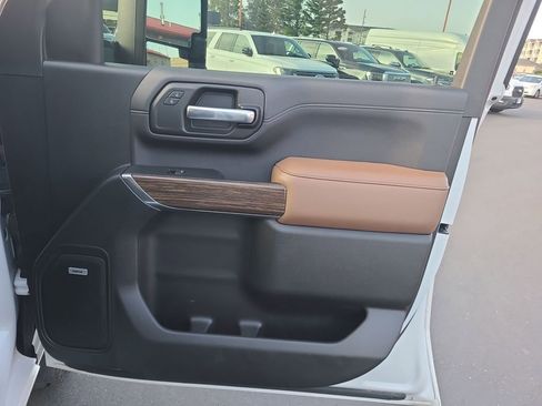 Used 2020 Chevrolet Silverado 2500 High Country image 42