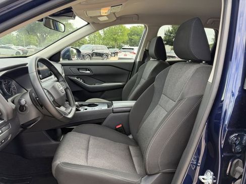 Used 2025 Nissan Rogue SV FWD image 23