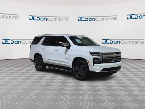 Used 2025 Chevrolet Tahoe Premier AWD/4WD image 2