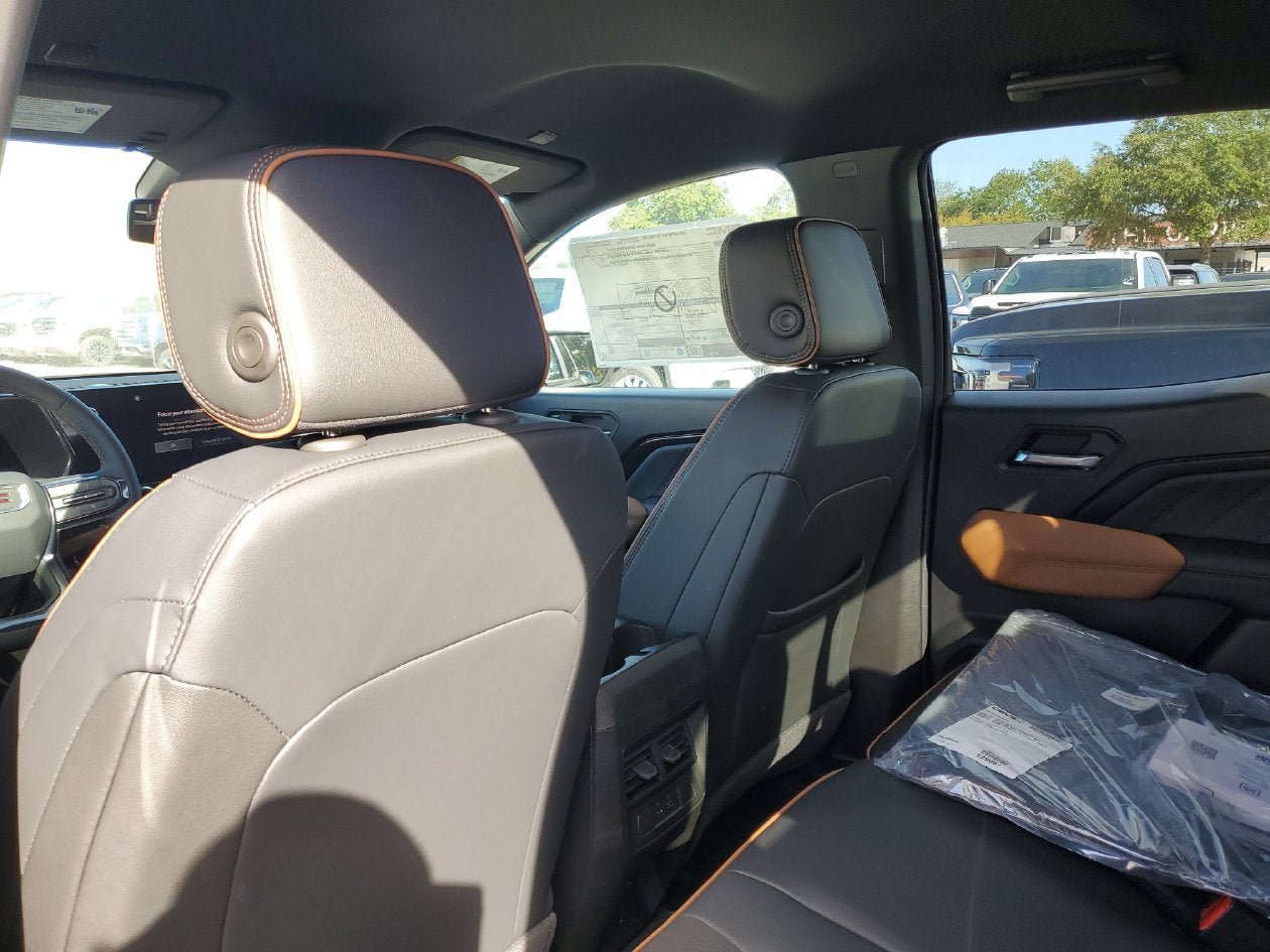New 2026 GMC Canyon AT4 AWD/4WD image 10