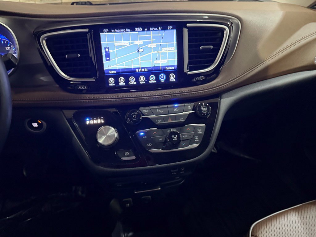 Used 2017 Chrysler Pacifica Limited w/ UConnect Theater Package FWD image 21