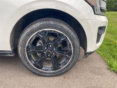 Used 2024 Ford Expedition Limited AWD/4WD image 6