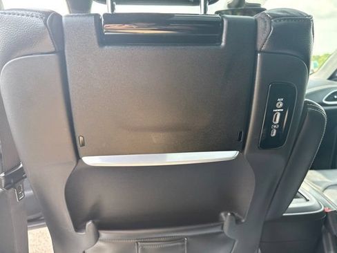 Used 2022 Chrysler Pacifica Touring-L w/ Uconnect Theater Family Group AWD/4WD image 43
