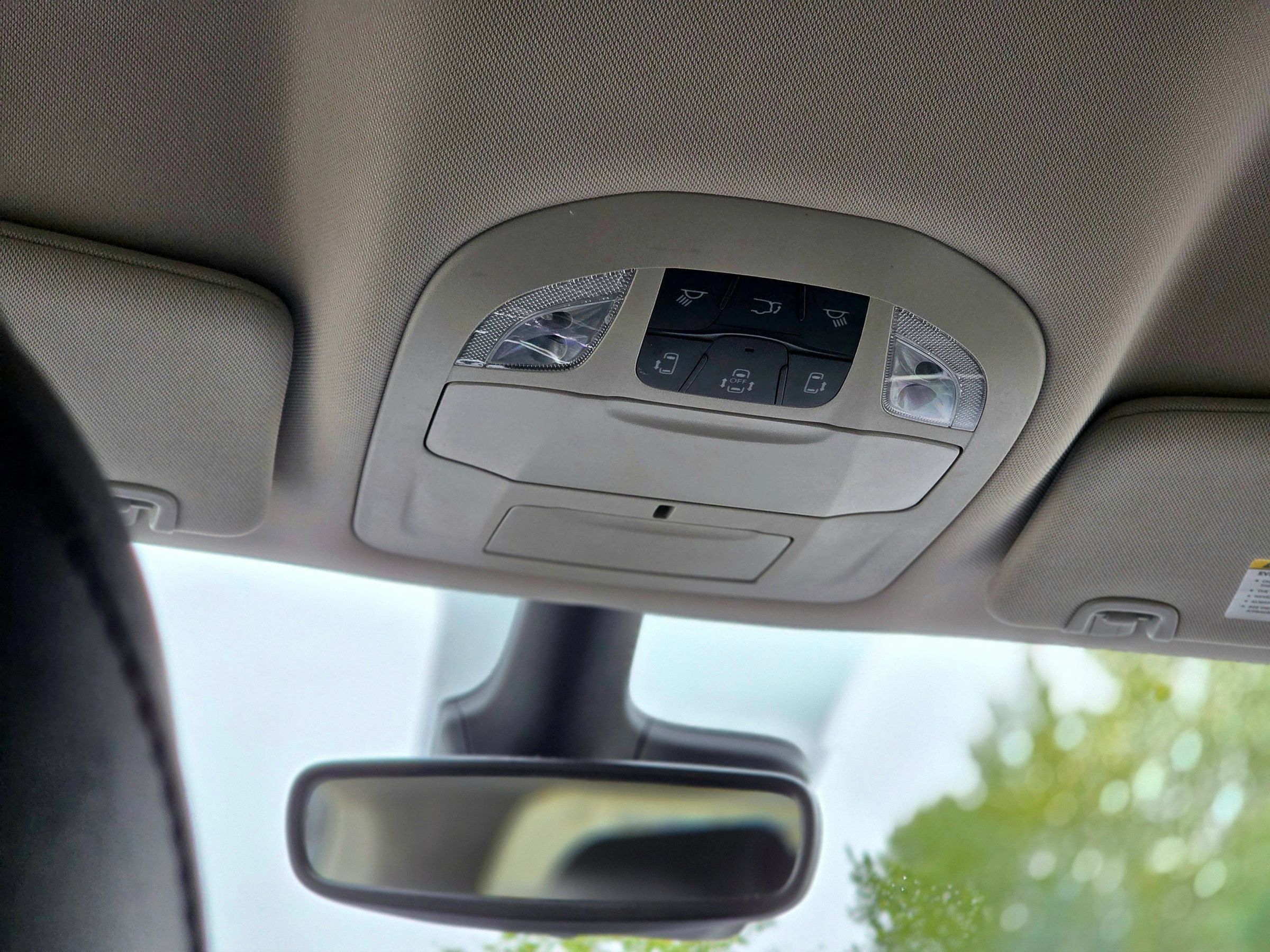 Used 2023 Chrysler Pacifica Touring-L FWD image 61