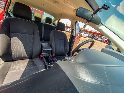 Used 2018 Ford Focus SE w/ SE Appearance Package image 31