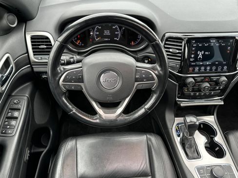 Used 2022 Jeep Grand Cherokee Limited w/ Trailer Tow Group IV image 17