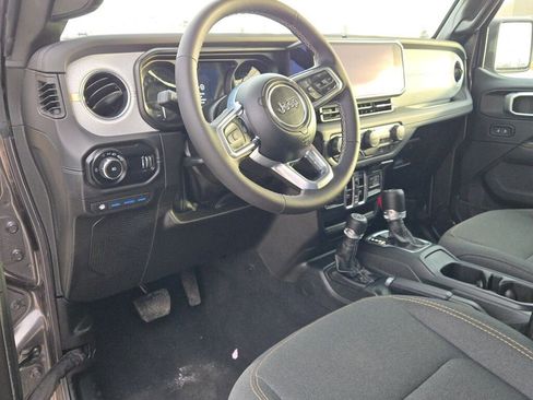 Certified 2025 Jeep Wrangler Unlimited Sahara image 21