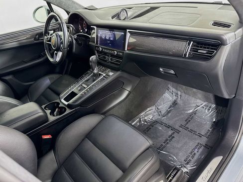 Used 2021 Porsche Macan Turbo image 28