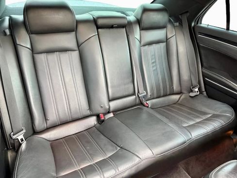 Used 2018 Chrysler 300 S w/ 300S Premium Group image 23