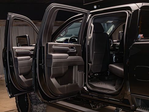 Used 2025 Chevrolet Silverado 2500 LTZ w/ Trail Boss Package image 29