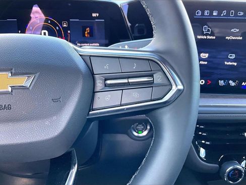 Used 2025 Chevrolet Tahoe High Country image 11