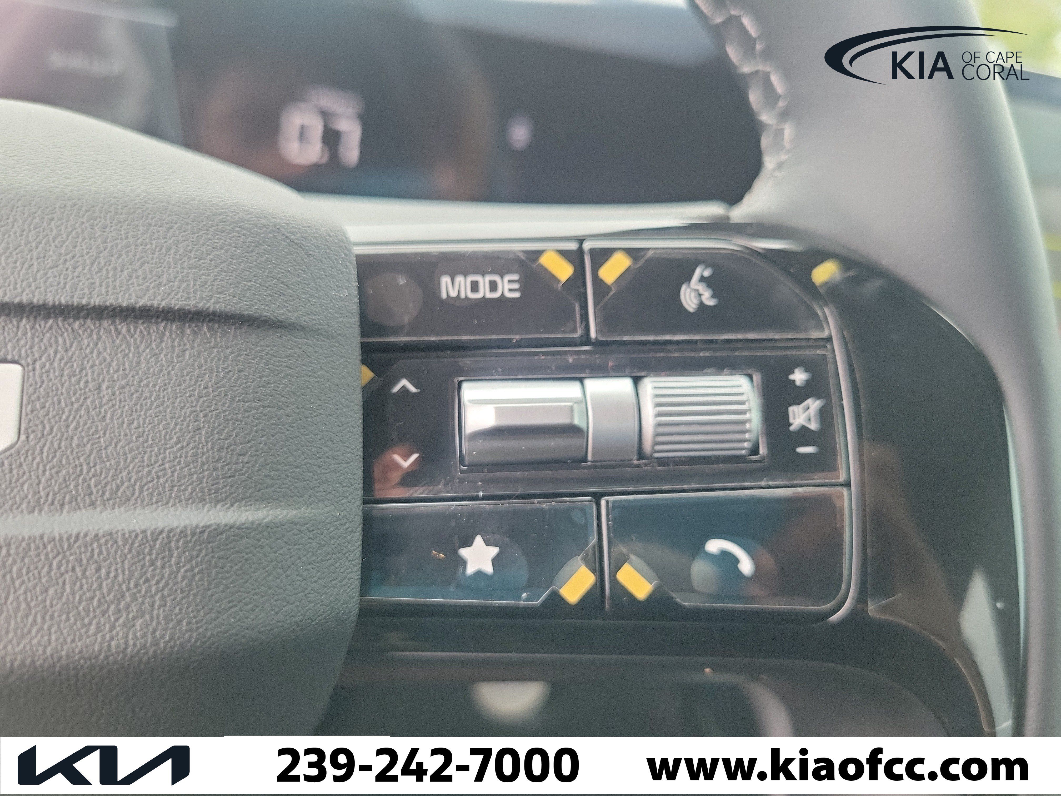 New 2026 Kia Sorento LX FWD image 30