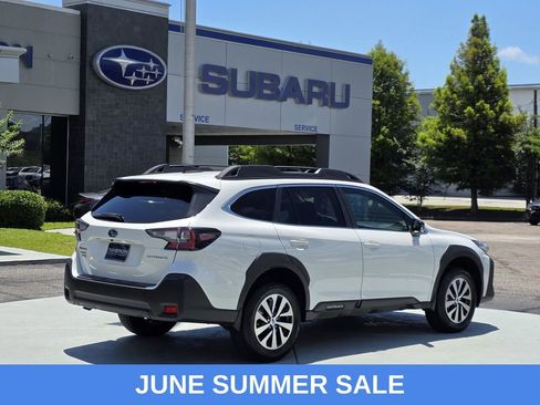 Used 2025 Subaru Outback Premium AWD/4WD image 5