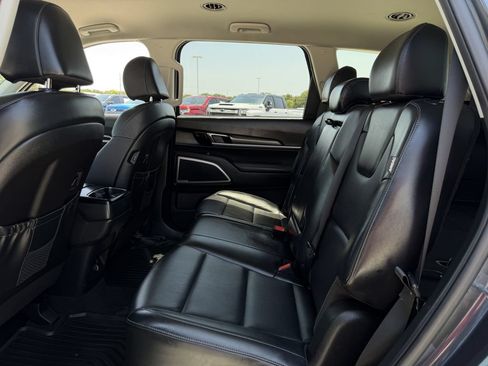 Used 2024 Kia Telluride LX FWD image 26