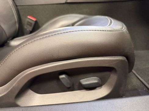 Used 2019 Chevrolet Corvette Grand Sport w/ Carbon Flash Badge Package image 18