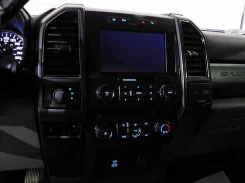 Used 2022 Ford F250 XLT w/ XLT Value Package image 44