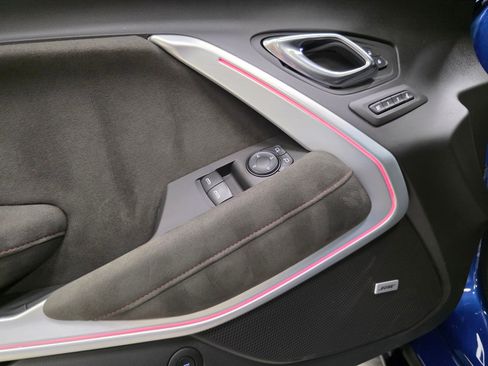 Used 2019 Chevrolet Camaro ZL1 RWD image 23