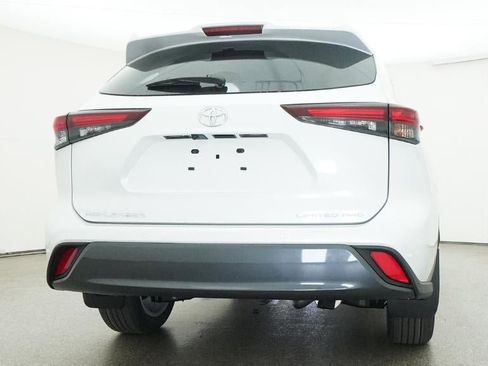 New 2026 Toyota Highlander Limited AWD/4WD image 23