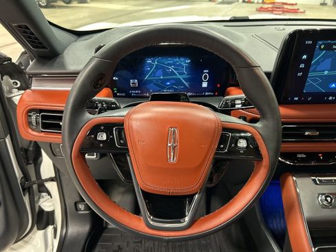 Used 2025 Lincoln Aviator Reserve w/ Equipment Group 201A image 15
