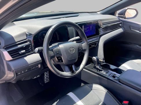 Used 2025 Toyota Camry SE FWD image 17