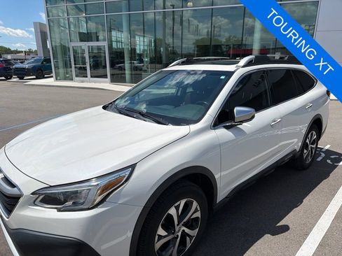 Used 2020 Subaru Outback Touring XT AWD/4WD image 6