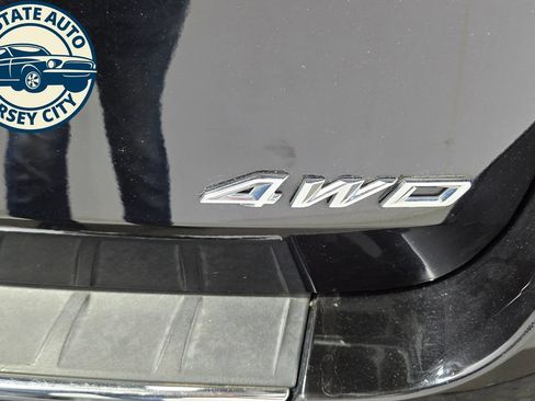 Used 2021 Ford Explorer Limited w/ Equipment Group 301A AWD/4WD image 37