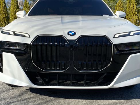 Used 2025 BMW 740i w/ Premium Package image 41