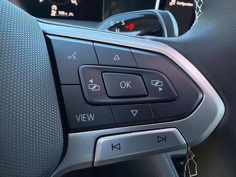 New 2025 Volkswagen Tiguan SE image 26