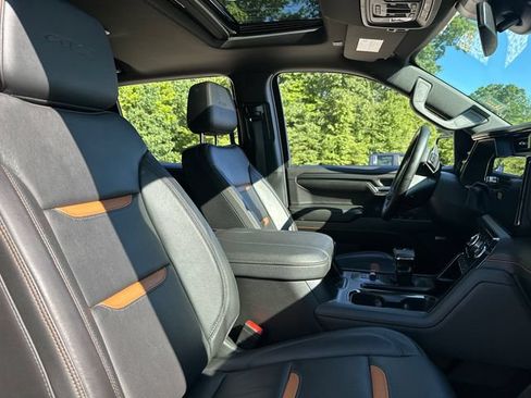 Used 2024 GMC Sierra 1500 AT4 w/ AT4 Premium Package AWD/4WD image 17
