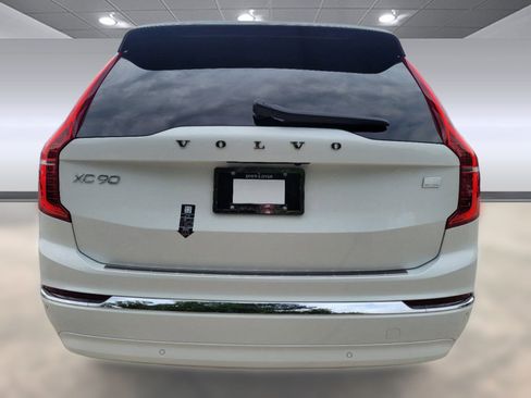 New 2024 Volvo XC90 T8 Plus w/ Protection Package Premier image 9