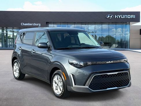 Used 2025 Kia Soul LX w/ LX Technology Package FWD image 1