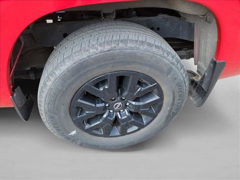 Used 2022 Nissan Frontier SV RWD image 9