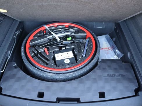 Used 2021 Porsche Cayenne image 53