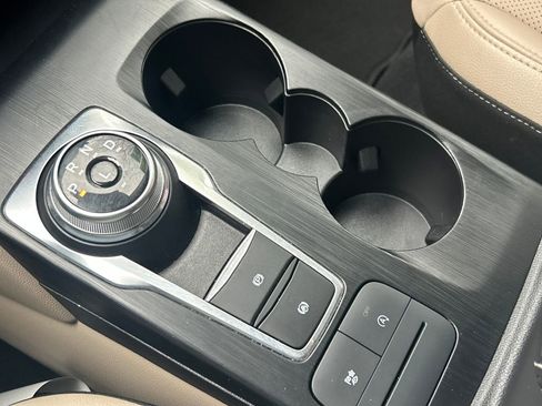 Used 2022 Ford Escape SEL image 10