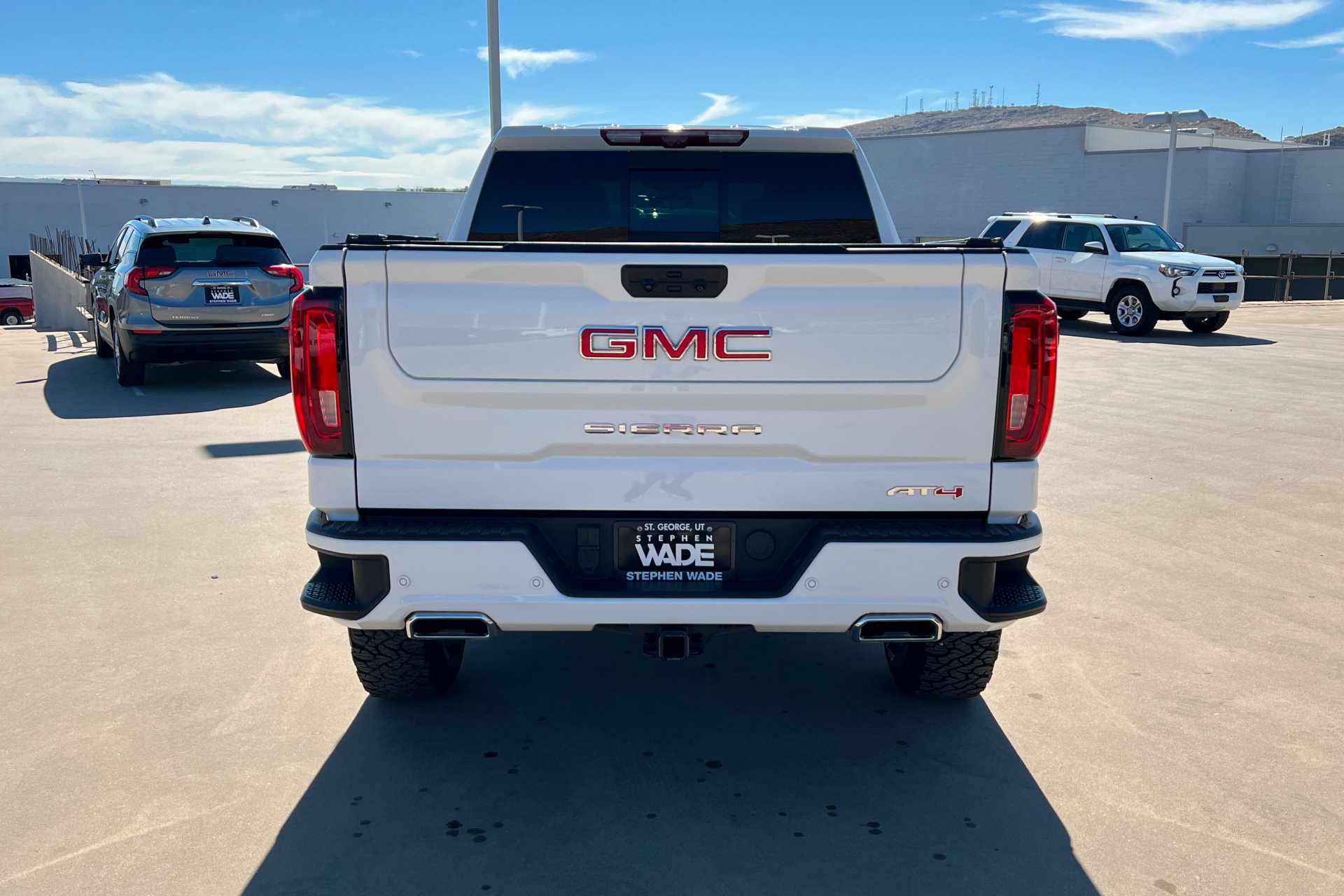Used 2023 GMC Sierra 1500 AT4 w/ AT4 Premium Package AWD/4WD image 5