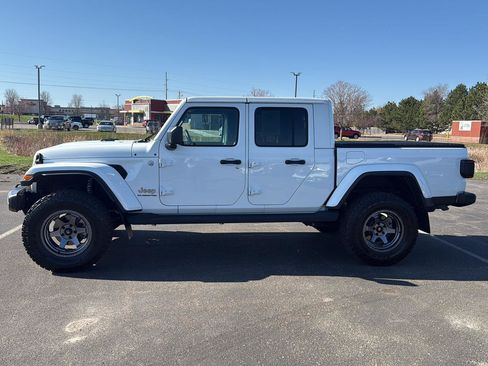 Used 2021 Jeep Gladiator Overland image 2