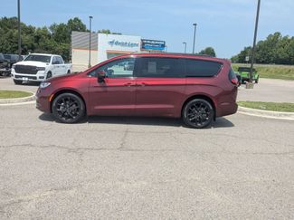 Used 2023 Chrysler Pacifica Touring-L w/ S Appearance Package AWD/4WD video 2