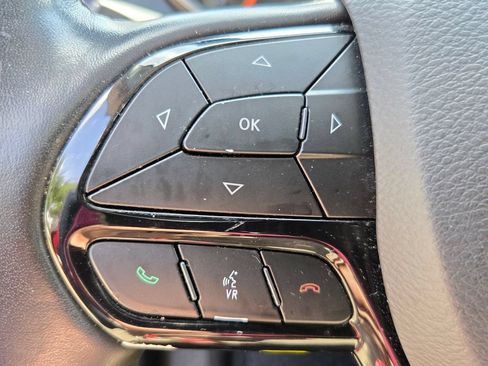 Used 2020 Jeep Cherokee Latitude Plus AWD/4WD image 17