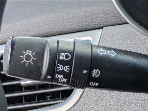 Used 2013 Hyundai Elantra GLS w/ Preferred Pkg FWD image 10