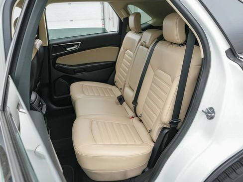 Certified 2024 Ford Edge SEL w/ Convenience Package AWD/4WD image 18