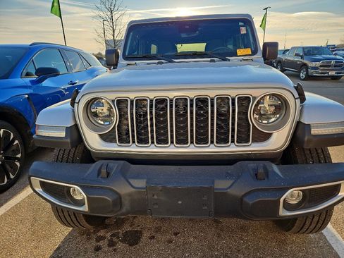 Used 2024 Jeep Wrangler Sahara w/ Technology Group image 2